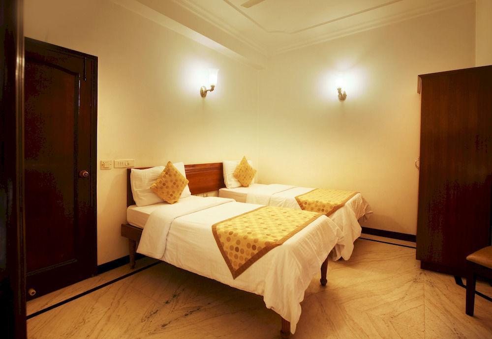 Fabhotel Lord Inn New Delhi Exterior photo